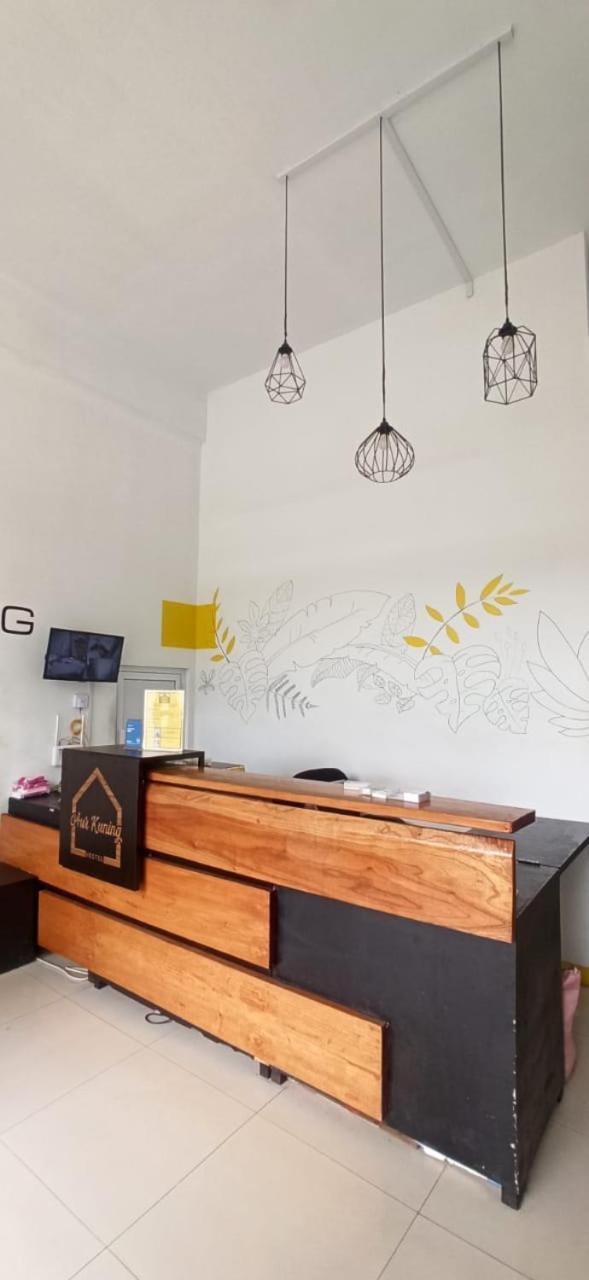 Aur Kuning Hostel Syariah Bukittinggi Exterior foto
